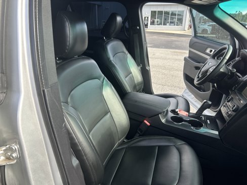 Used 2019 Ford Explorer XLT w/ Equipment Group 202A image 55