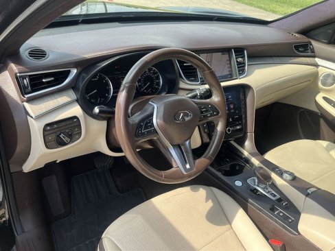 Used 2019 INFINITI QX50 Essential w/ Sensory Package image 13