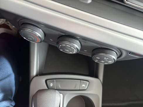 New 2025 Chevrolet Trax LS w/ LS Convenience Package image 18