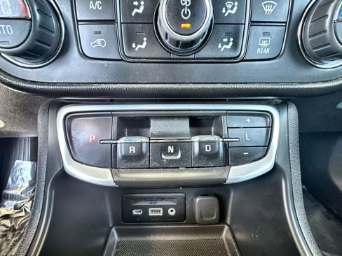 Used 2022 GMC Terrain SLT w/ Tech Package image 16