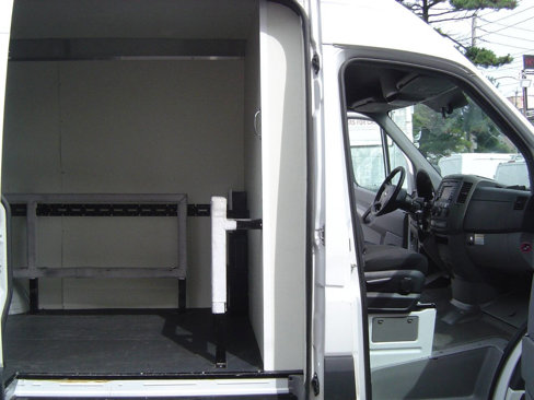 Used 2018 Mercedes-Benz Sprinter 2500 w/ Driver Comfort Package image 9