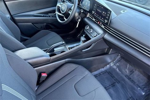 Certified 2024 Hyundai Elantra SE image 16