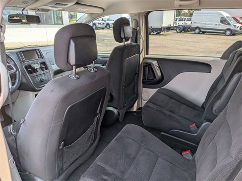 Used 2014 Chrysler Town & Country Touring image 23