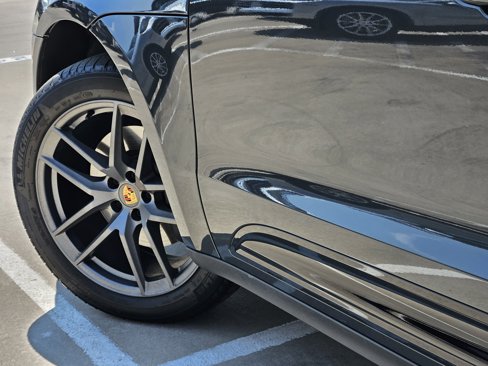 Certified 2025 Porsche Macan image 17