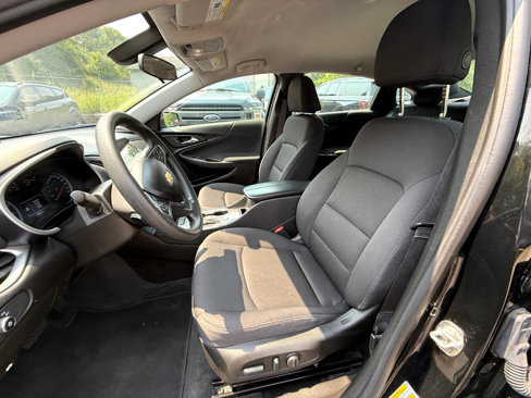 Used 2022 Chevrolet Malibu LT image 2