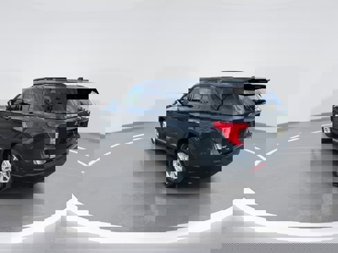 Used 2022 Ford Explorer XLT image 14