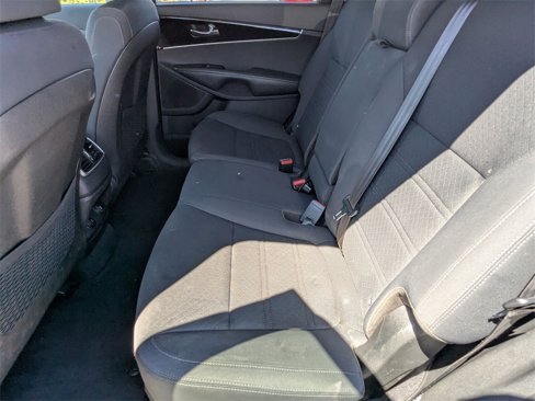 Used 2020 Kia Sorento LX w/ LX I4 Convenience Package image 17
