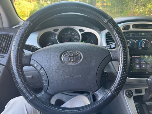 Used 2005 Toyota Highlander V6 image 30