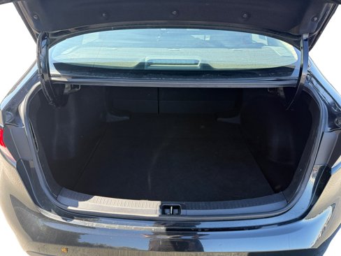 Used 2022 Toyota Corolla LE image 17