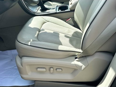 Used 2013 Lincoln MKX FWD image 19