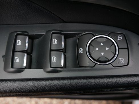 Used 2018 Ford Explorer XLT image 11