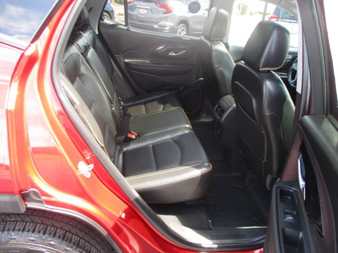 Used 2023 GMC Terrain AT4 w/ Infotainment Package II image 7