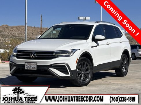 Used 2022 Volkswagen Tiguan SE image 3