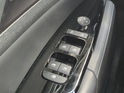 Used 2023 Kia Sportage EX image 21