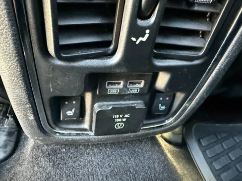 Used 2015 Jeep Grand Cherokee Overland image 16