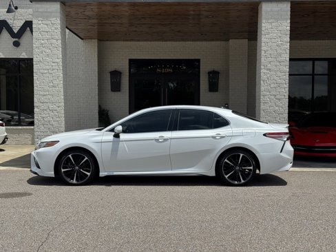 Used 2019 Toyota Camry XSE image 7