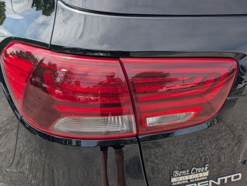 Used 2019 Kia Sorento L image 11
