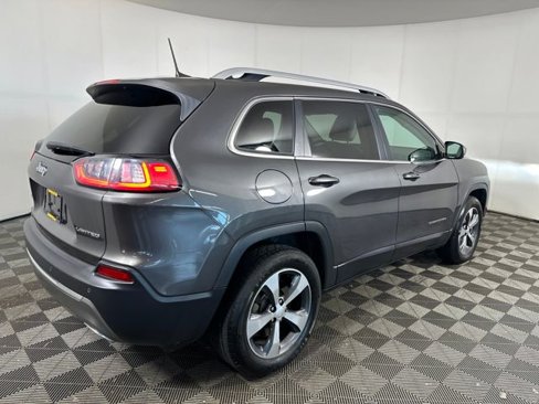 Used 2019 Jeep Cherokee Limited image 3