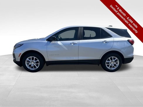 Used 2022 Chevrolet Equinox LS w/ LS Convenience Package image 2