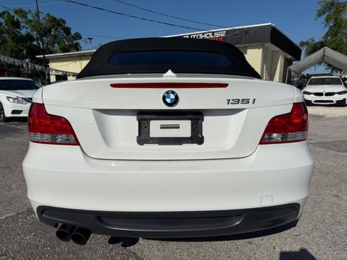 Used 2010 BMW 135i Convertible image 6