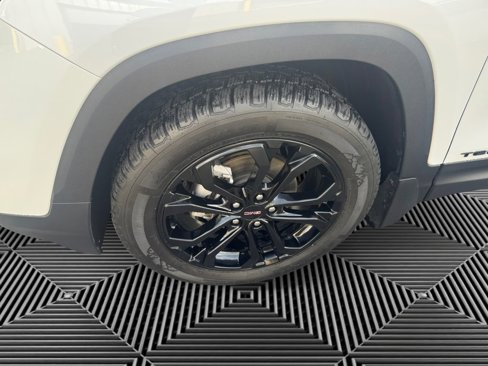 Used 2022 GMC Terrain SLT w/ Infotainment Package II image 9