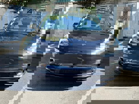 Used 2018 Tesla Model 3 Long Range image 2