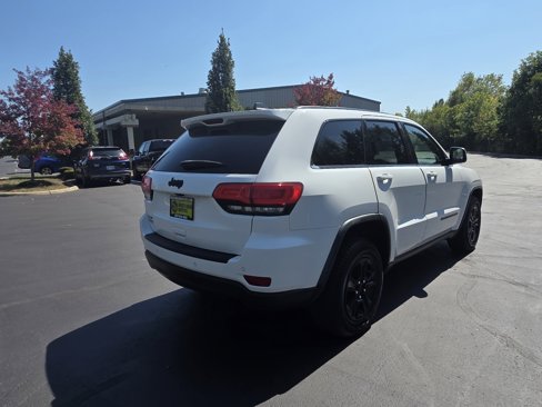 Used 2017 Jeep Grand Cherokee Laredo image 8