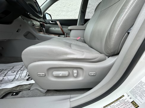 Used 2010 Toyota Highlander Limited image 15