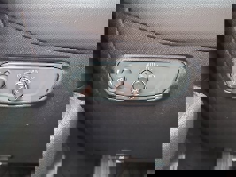 Used 2019 Chevrolet Equinox LT image 17