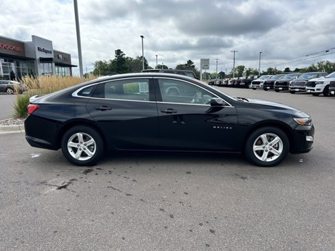 Used 2023 Chevrolet Malibu LT image 2