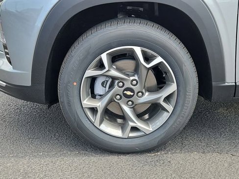 New 2025 Chevrolet Trax LT w/ Driver Confidence Package image 28