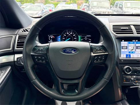 Used 2017 Ford Explorer XLT w/ Equipment Group 202A image 19
