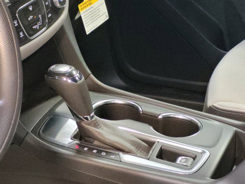 Used 2021 Chevrolet Equinox LS w/ LS Convenience Package image 26