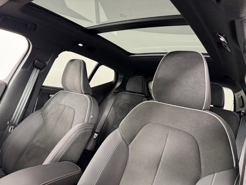 Certified 2023 Volvo XC40 Recharge Ultimate w/ Protection Package Premier image 19