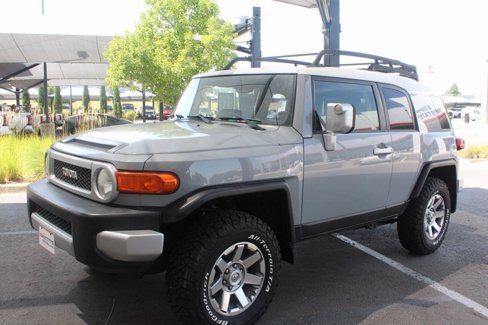 Used 2014 Toyota FJ Cruiser 4WD image 8