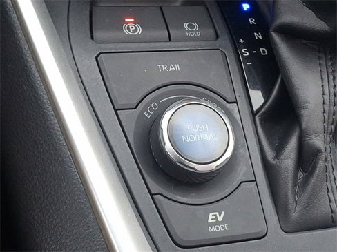Used 2020 Toyota RAV4 Limited image 26