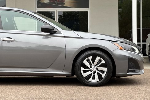 Used 2024 Nissan Altima 2.5 S image 33