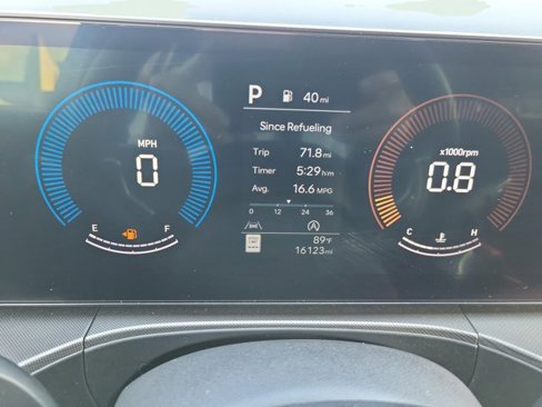 Used 2024 Hyundai Santa Fe SE image 35