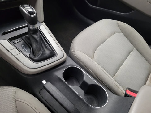 Used 2017 Hyundai Elantra SE image 26