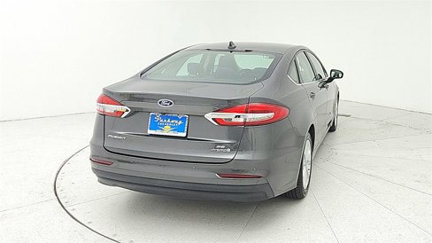 Used 2019 Ford Fusion SE image 6