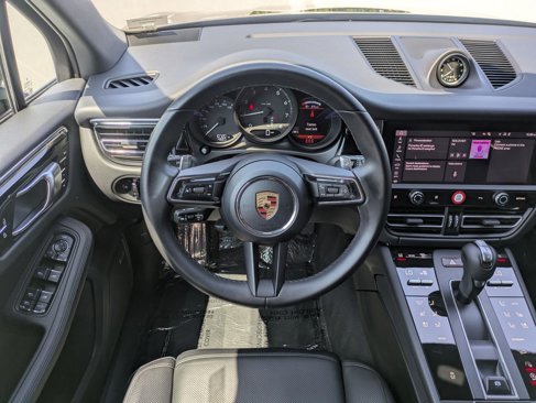 Certified 2024 Porsche Macan image 15