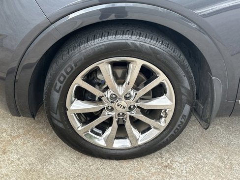 Used 2017 Kia Sorento SX image 12