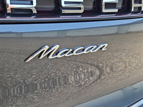Used 2024 Porsche Macan image 13