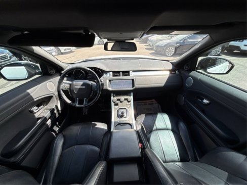 Used 2017 Land Rover Range Rover Evoque SE image 30