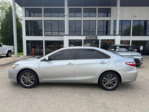 Used 2017 Toyota Camry SE image 8