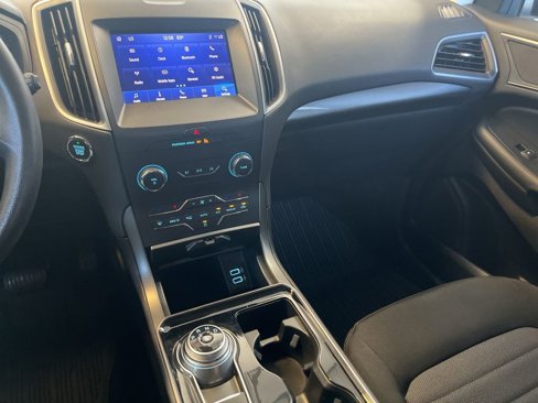 Used 2020 Ford Edge SE image 23