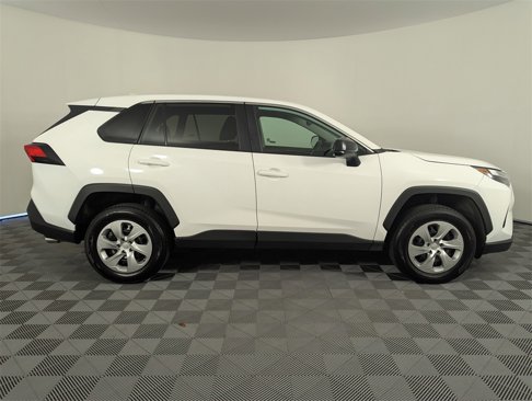 Used 2023 Toyota RAV4 LE image 4