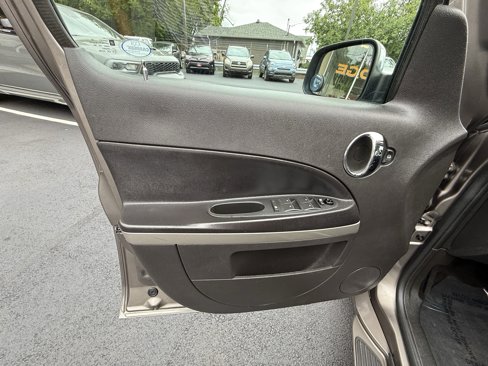 Used 2011 Chevrolet HHR LT w/ LT Preferred Equipment Group image 15