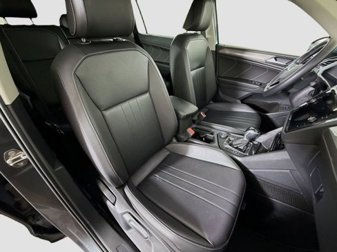 Used 2022 Volkswagen Tiguan SE image 25