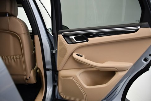 Certified 2023 Porsche Macan image 51